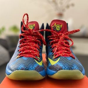 KD V 'Christmas' GS (SIZE 4Y) - Great Condition!